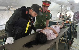 Từ chuyện bé gái ngất xỉu, những ai không nên ‘dầm mưa, dãi nắng’ chờ xem diễu binh, diễu hành A80?