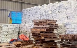 Truy tố 5 cựu công chức Hải quan Chơn Thành nhận hối lộ 266 triệu đồng để tiếp tay cho nhóm buôn lậu
