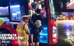Xe khách 24 chỗ 'nhồi nhét' 46 người