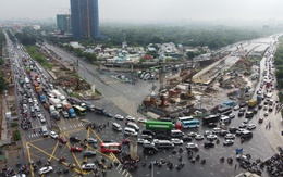 Ngày đầu nghỉ lễ, ùn ứ nhẹ tại nút giao thông An Phú