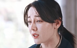 Địch Lệ Nhiệt Ba sau 12 năm đóng phim vẫn bị chê là 'đẹp nhưng đơ'