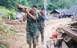 Bộ đội băng rừng vào vùng lũ Điện Biên: 'Giúp dân bản như giúp chính nhà mình'