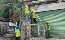 Tháo dỡ 52 công trình tạm lấn chiếm vỉa hè ở phường Bình Tân, TP.HCM