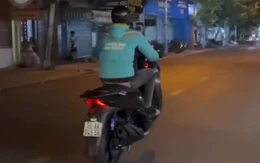 Thanh niên chạy xe SH 'bốc đầu' quay clip tung lên mạng bị tịch thu xe