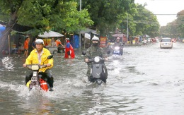 Làm Ngọc Hoàng cũng khổ