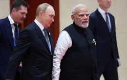 Thủ tướng Modi và Tổng thống Putin tay trong tay, cam kết 'luôn sát cánh bên nhau'