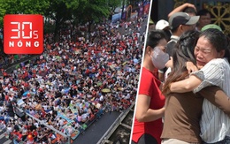 Bản tin 30s Nóng: 'Biển người' đội mưa, thức đêm chờ đại lễ; Nhiều gia đình đoàn tụ nhờ đặc xá