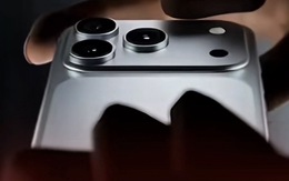 Netizen xôn xao khi Apple bán dây đeo chéo giá gần 1,7 triệu đồng