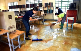 Lũ sông Buông tràn vào trường, hơn 1.300 học sinh ở Đồng Nai nghỉ học