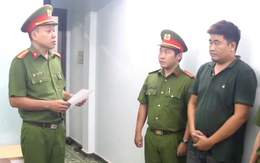 Tạm giữ hình sự tài xế ô tô đánh cụ ông giữa ngã tư ở phường Sài Gòn