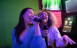 Gen Z đốt calo bằng… karaoke: Trào lưu mới hay chỉ là ảo tưởng?