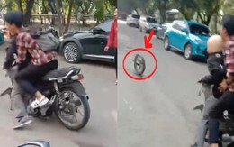 Hai thanh niên hướng nội vì màn thể hiện không thể xấu hổ hơn