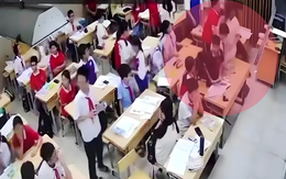 Hà Nội: Học sinh quật ngã cô giáo trong lớp, những học sinh khác không ai can ngăn