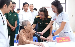 Thiếu tướng Nguyễn Hoàng Ngọc: 'Nữ tướng' cấp cứu cho người bệnh đột quỵ