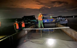 Bắt 2 tàu sắt vận chuyển hơn 230m³ cát trái phép trên sông Ba Lai