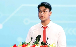 Nam sinh đại diện hơn 26 triệu học sinh phát biểu tại lễ khai giảng đặc biệt