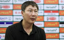 HLV Kim Sang Sik: 'Thủ môn U23 Singapore bắt hay'