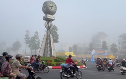Nguyên nhân sương mù dày đặc, bầu trời tối sầm lúc sáng sớm ở Cần Thơ