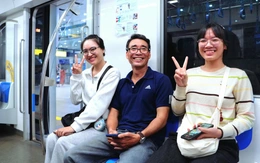 Miễn phí metro, xe buýt ngày đầu năm 2026: Người dân hào hứng trải nghiệm, metro đông nghịt người