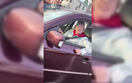 Đặc vụ ICE vừa quay phim bằng điện thoại vừa nổ súng bắn chết người gây tranh cãi