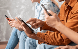 Cứ than bị dí deadline mà thảnh thơi lướt mạng xã hội, có làm quá 'sự bận rộn'?