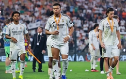 Mbappe bị chỉ trích vì thiếu fair play sau trận thua Barca