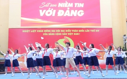 Tuổi 18 sắt son niềm tin với Đảng