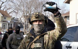 Hai bang Mỹ kiện chính phủ liên bang về chuyện nhập cư