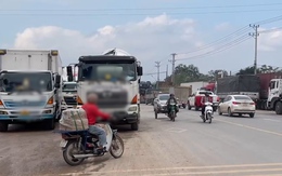 Thiếu trạm dừng nghỉ trên cao tốc, nút giao quốc lộ 9 thành 'trạm dừng nghỉ' dã chiến