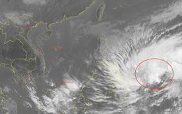 Áp thấp nhiệt đới gần Biển Đông có khả năng mạnh lên thành bão