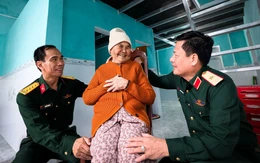 Quân đoàn 34 bàn giao 80 căn nhà cho dân trong 'Chiến dịch Quang Trung'