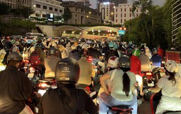 Tai nạn liên hoàn trong hầm Thủ Thiêm, ùn ứ từ quận 1 cũ về vòng xoay An Phú
