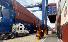 Không chỉ hóa chất, vật liệu xây dựng nhập khẩu cũng mắc kẹt vì chờ văn bản hướng dẫn