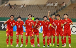 Cả ngày hạnh phúc ngất ngây của cổ động viên U23 Việt Nam, khen đội tuyển tài năng, khỏe, đẹp