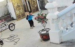 Bé trai nhảy theo nhạc không lệch nhịp nào siêu đáng yêu