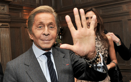 Huyền thoại thời trang Valentino Garavani vừa qua đời