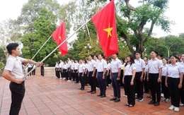 Tuổi trẻ TP.HCM và cả nước đồng loạt chào cờ, hướng về Đại hội XIV của Đảng