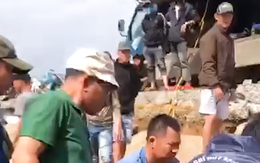 Sập bờ kè sông Ba ở Đắk Lắk, 4 người bị đè chết