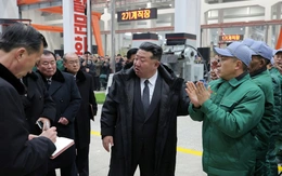 Ông Kim Jong Un cách chức Phó thủ tướng ngay tại nhà máy vì thiếu trách nhiệm