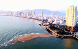 Cồn cát mới bồi ở biển Nha Trang có tác động đến dòng chảy, bãi tắm du lịch?