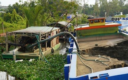 Tạm giữ 5 sà lan, 4 tàu bơm cát không rõ nguồn gốc đến các vựa vật liệu ở Bến Lức, Tây Ninh