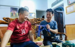 Gia đình Xuân Bắc dọn cỗ chờ 'đại chiến' U23 Việt Nam - U23 Trung Quốc