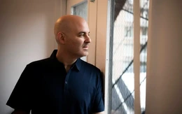 Một cựu giám đốc công ty đa quốc gia giờ làm shipper