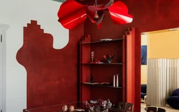 Đỏ ấn tượng trong căn hộ ngập tràn sắc màu ở Poznań, Ba Lan