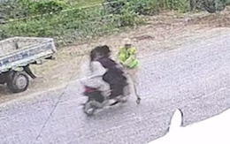 Camera ghi cảnh thượng úy cảnh sát giao thông bị người đi xe máy tông gãy xương đùi