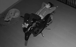 Chồng không nói nên lời vì định tạo bất ngờ cho vợ, nhưng người bất ngờ lại là bản thân mình