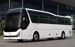 Hyundai ra mắt xe khách mới cho người Việt: Công suất 440 mã lực, 47 chỗ giá từ 4,5 tỉ