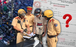 Đậu xe trên vỉa hè: Chủ quán và khách, ai bị phạt tiền?