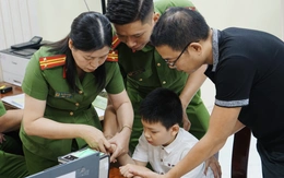 Đưa thiết bị đến tận nhà cấp căn cước cho trẻ khuyết tật