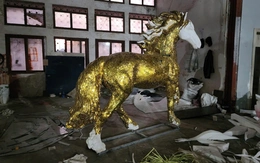 Linh vật ngựa của nghệ nhân trẻ giúp người nghèo ấm lòng dịp Tết